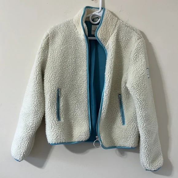 NWOT Ivory Ella Chloe White Sherpa Blue Satin Lined Full Zip Jacket Size Small - Picture 4 of 12